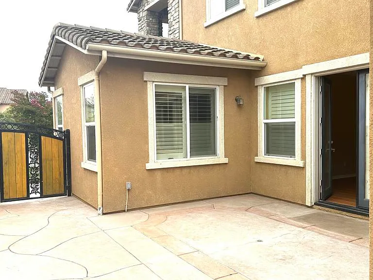 361 Cottages Ct — Photo 22
