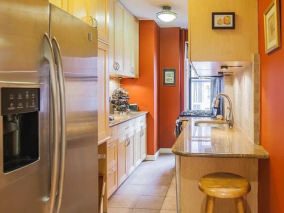 3rd image of 62 Park Ter W APT A35