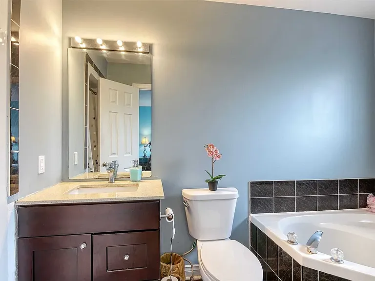 74 Fountainbridge Dr — Photo 11