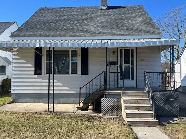 780 New Romaine St, Peterborough, ON K9J 2E9