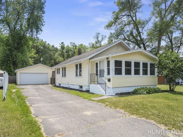 515 W Montcalm St, Greenville, MI 48838