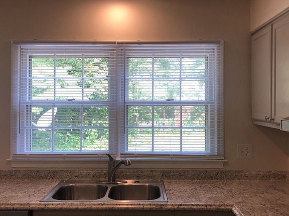 4th image of 301 E Lake Dr #2