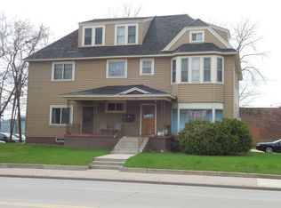 708 S Farwell St, Eau Claire, WI 54701