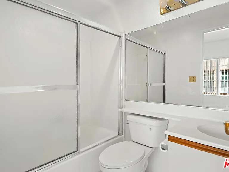 607 N Rossmore Ave #205 — Photo 9