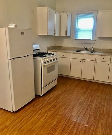 5th image of 812 Hays St