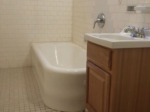 5th image of 49 E 19th St APT 7