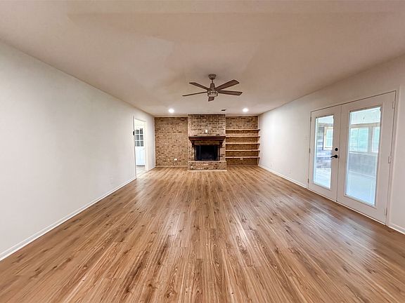 3rd image of 5204 Camino Dos Lagos Dr