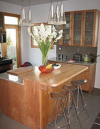 Open Kitchen with bar