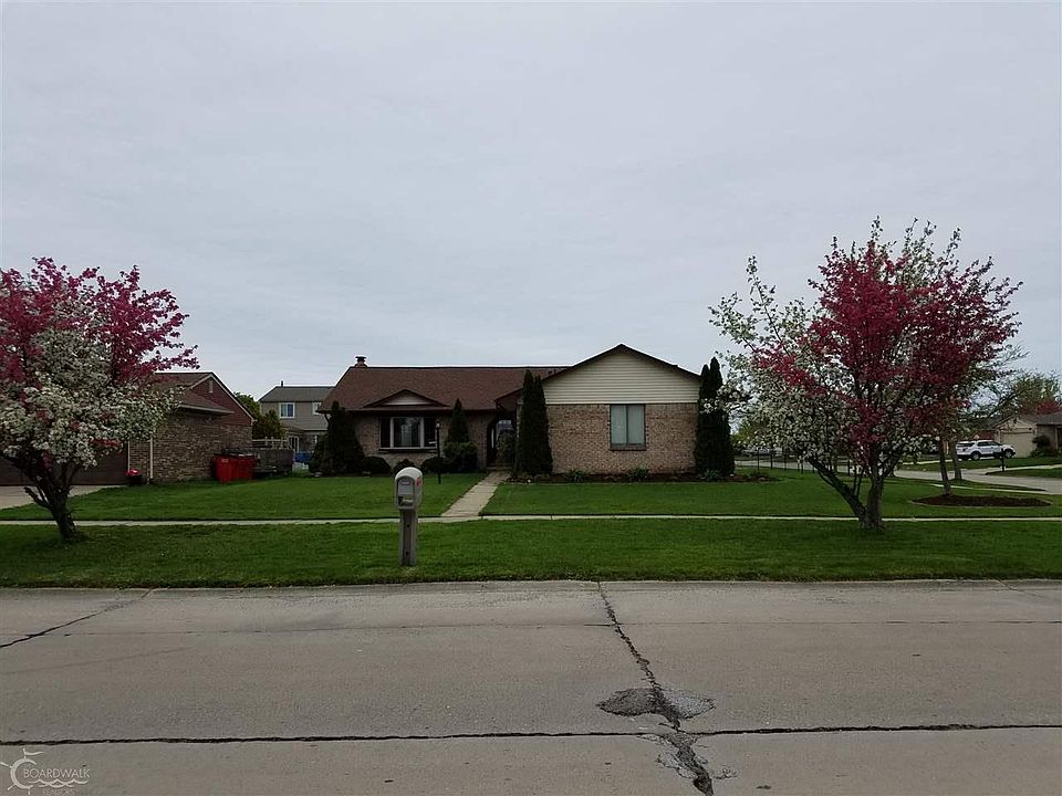1st image of 45968 Plum Grove Dr
