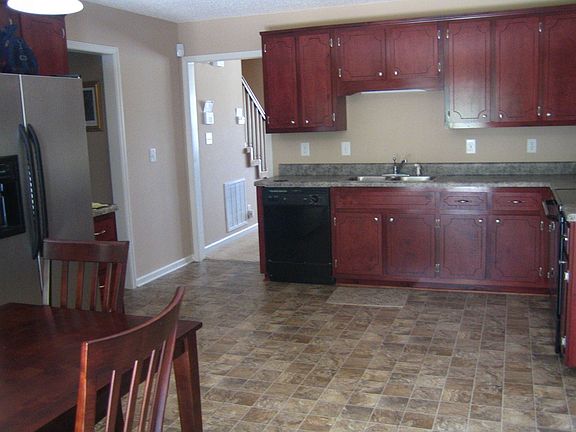 5th image of 3720 Priest St