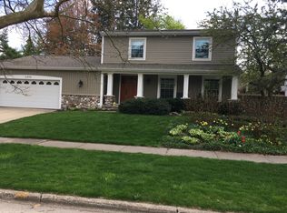 2256 Elmwood Dr SE, East Grand Rapids, MI
