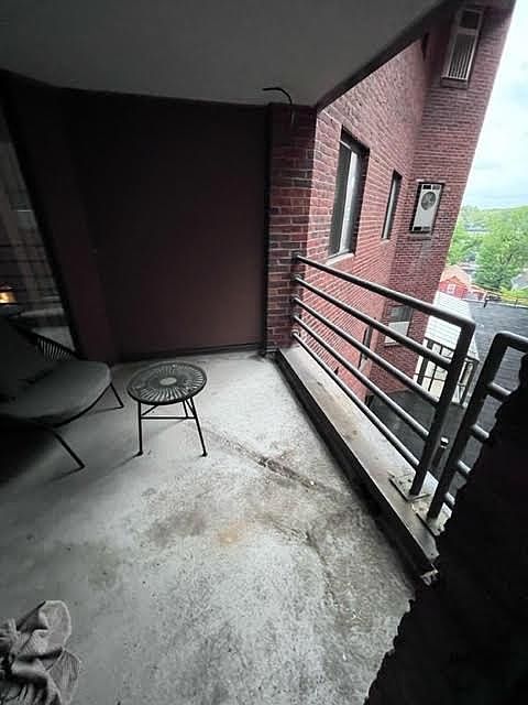 2nd image of 128 Kelton St #6