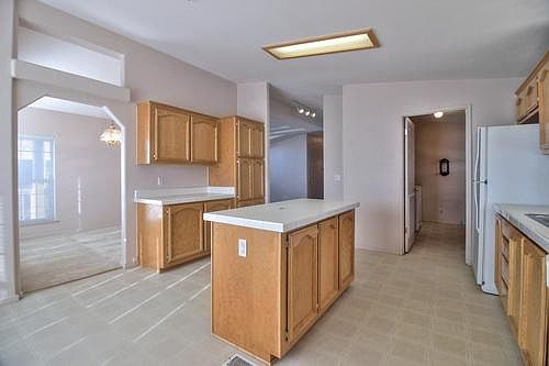 4th image of 498 Venecia Dr