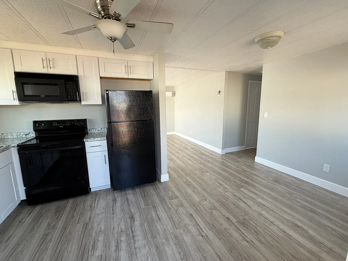 2 bed, $2,000 — Photo 4