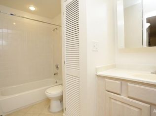 2602 Burr Ridge Ct APT 103, Woodridge, IL 60517