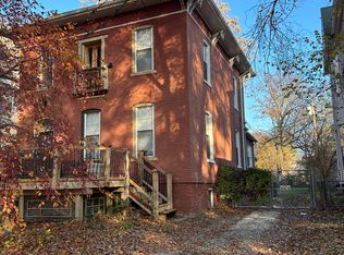 922 N 6th St, Springfield, IL 62702