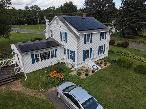 86 Taylor St, Granby, MA 01033
