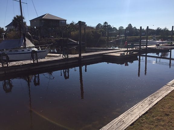 4th image of 33 Harbour Point Dr