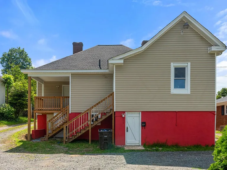 1715 S Main St #A — Photo 8