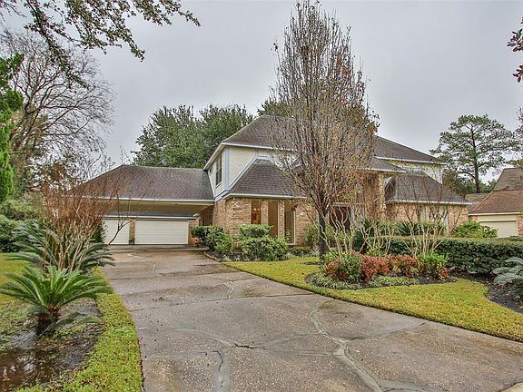 2nd image of 15218 Lantern Creek Ln