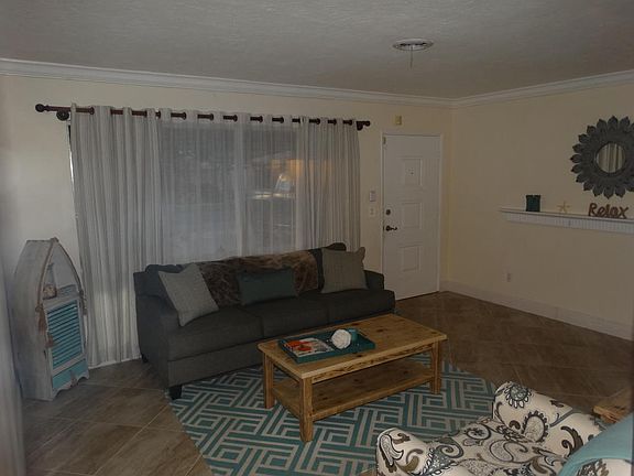 2nd image of 450 SE 1st Ter