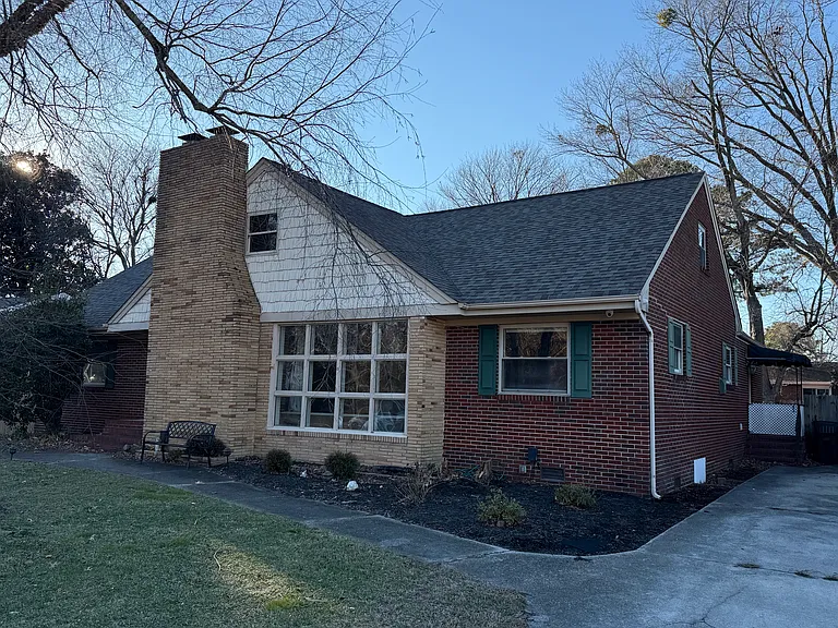 205 E McGinnis Cir — Photo 2