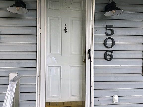 4th image of 506 W 8th St