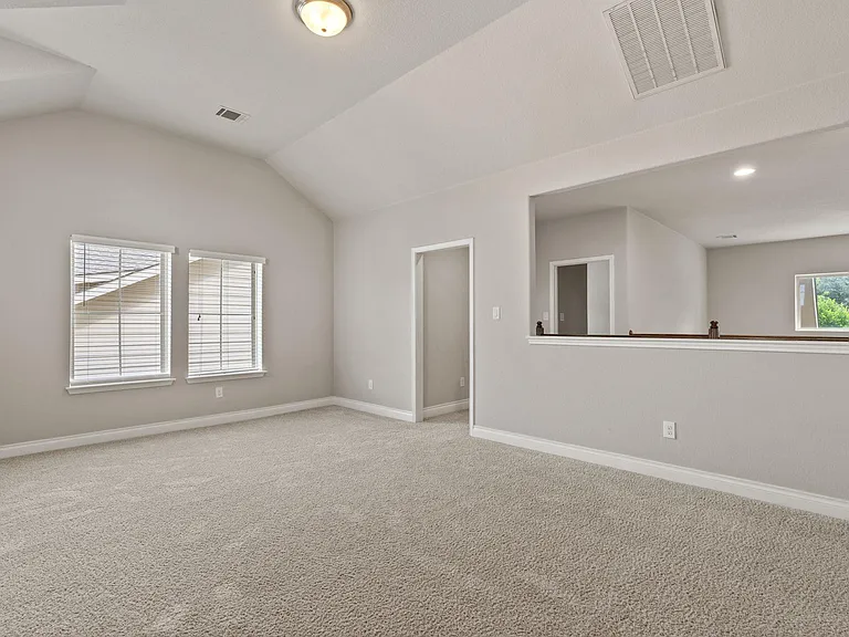 180 Santa Maria St — Photo 19