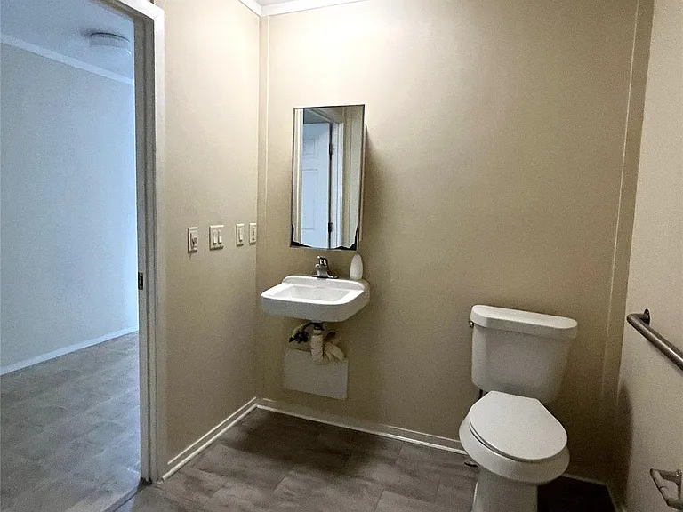 108C S 7th St #C — Photo 7