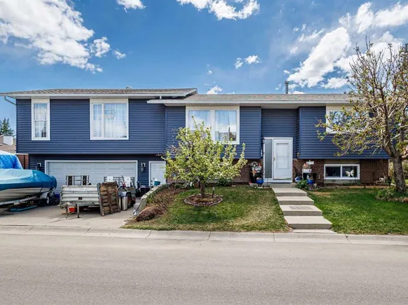 169 N Beddington Cir NE, Calgary, AB T3K 2E3