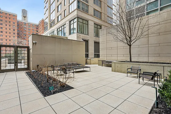Sold by Modern Spaces | media 12