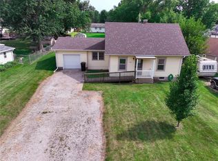 205 Cheyenne Ave, Hiawatha, KS 66434