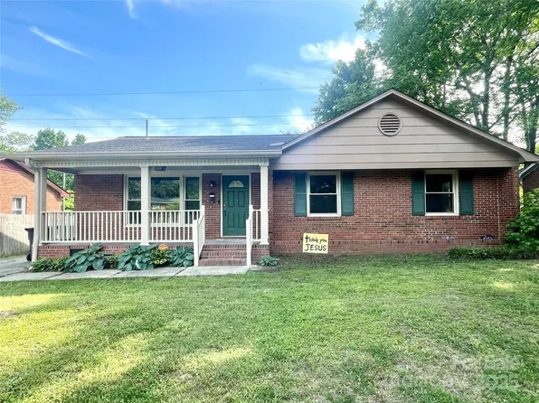 601 Scottsbrook Dr, Charlotte, NC 28213