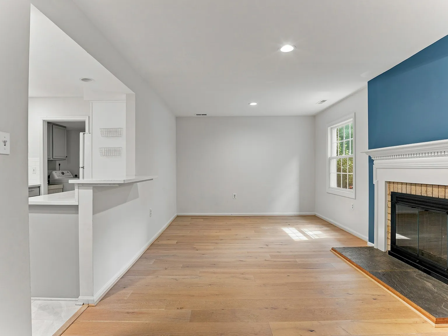 4 bed, 2202 sqft, $3,900 — Photo 3