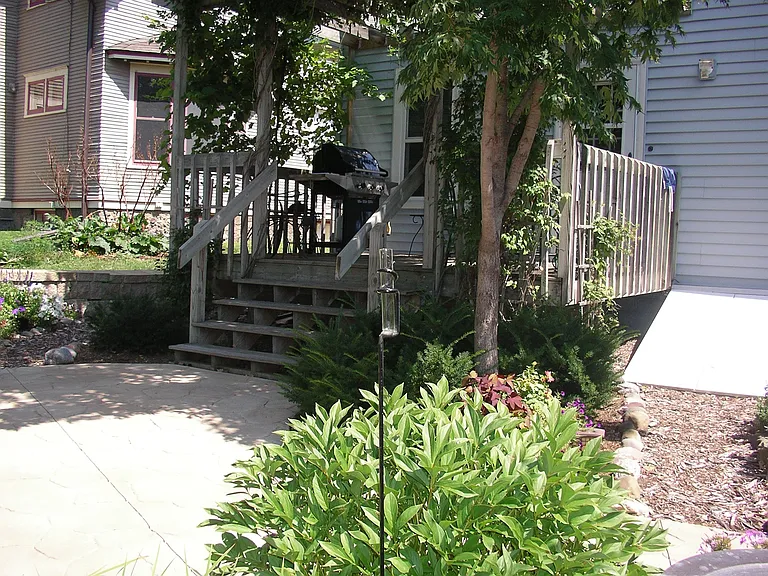 2261 Scudder St — Photo 9
