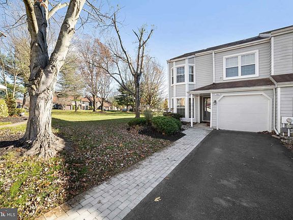 3rd image of 244 Rumford Ct