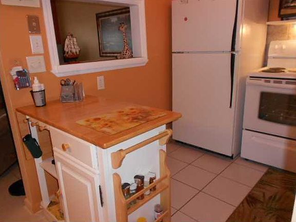2nd image of 91 Westbury D #91
