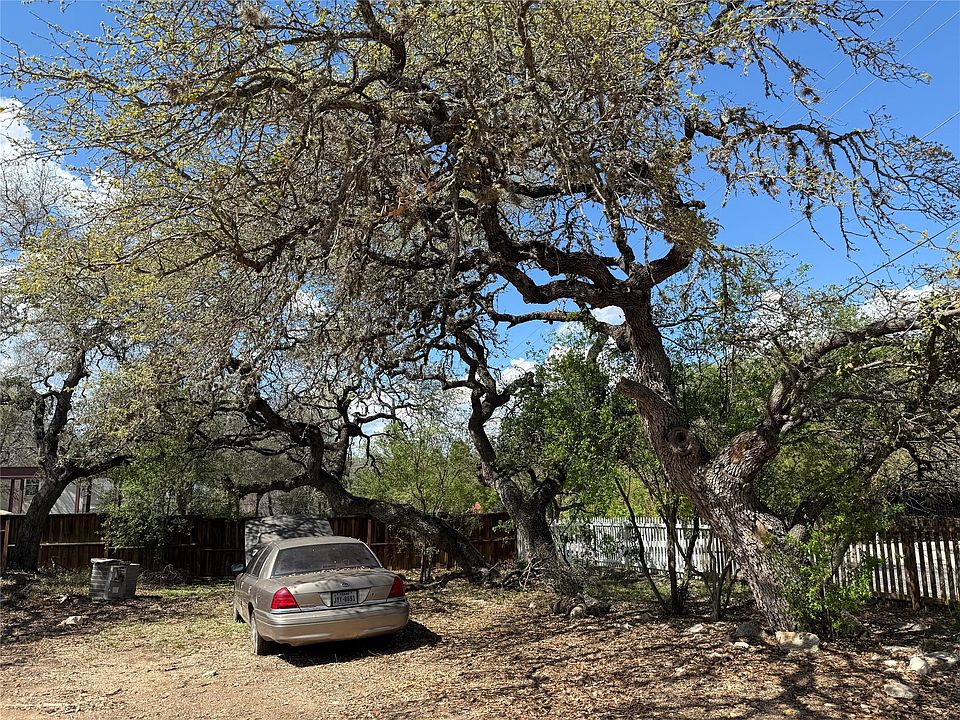 2nd image of 9605 Saugus Ln