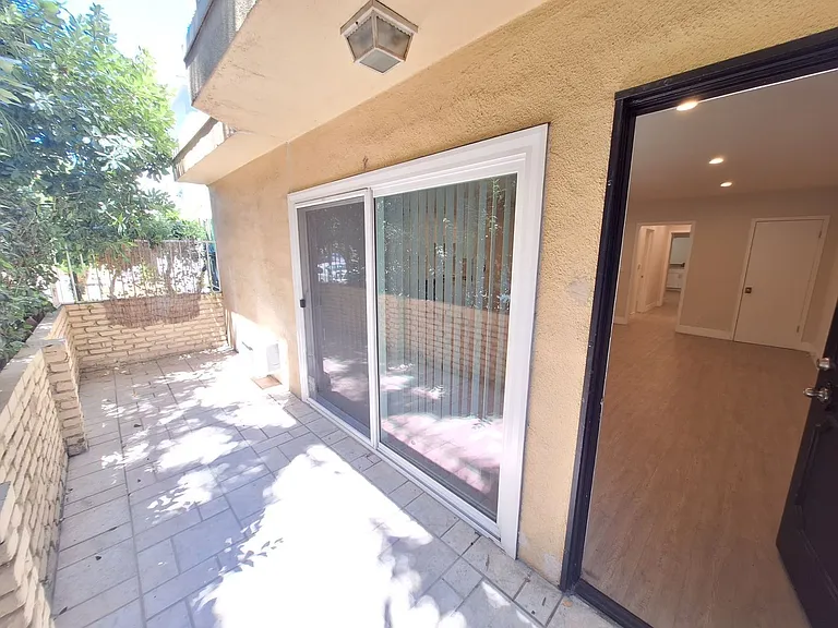 336 S Norton Ave #102 — Photo 14