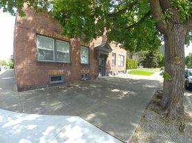 528 W Knox Ave