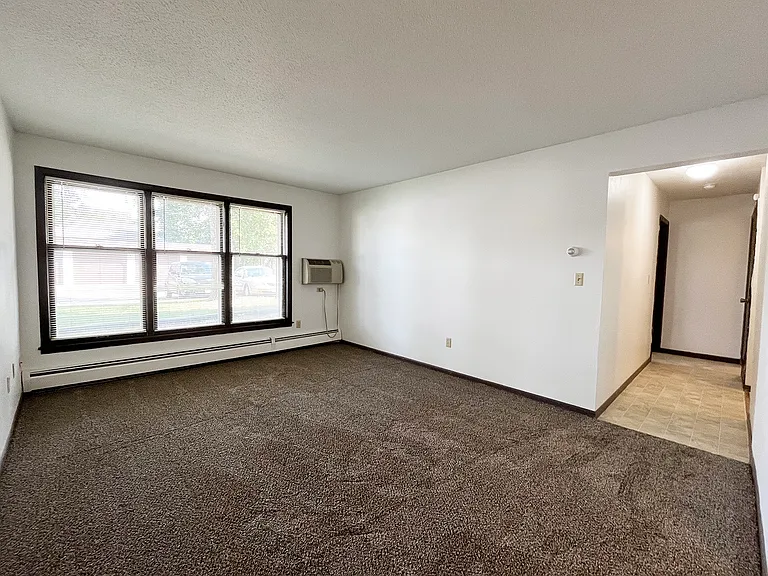 Hilltop Lane Apartments — Photo 7