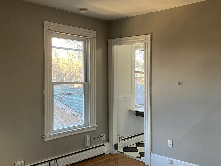 192 Foster St #3B — Photo 3
