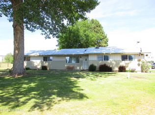 201 Ford Ln, Moxee, WA 98936