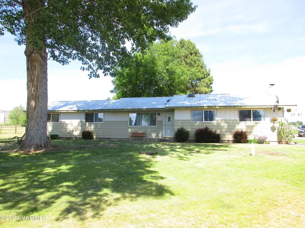 201 Ford Ln, Moxee, WA 98936