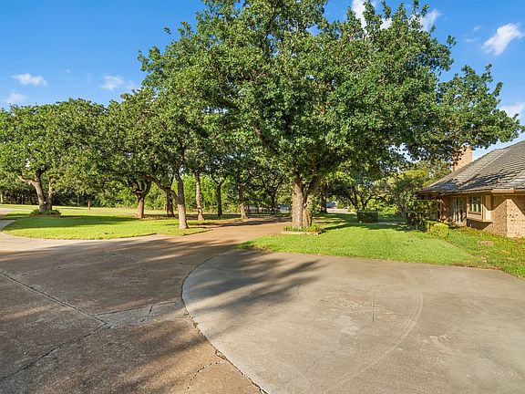 4th image of 8920 Martin Dr