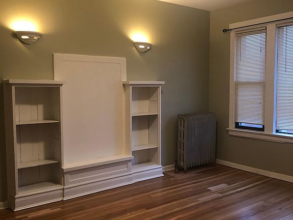 3rd image of 4615 S Calumet Ave APT 3S