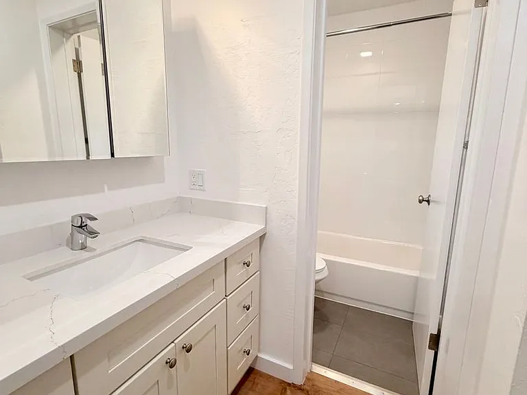 1205 Geraldine Way — Photo 12
