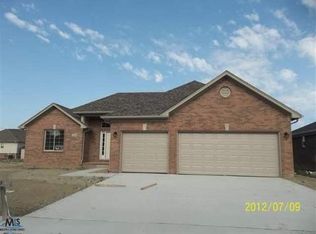 55825 Fallbrooke Dr, Macomb, MI 48042