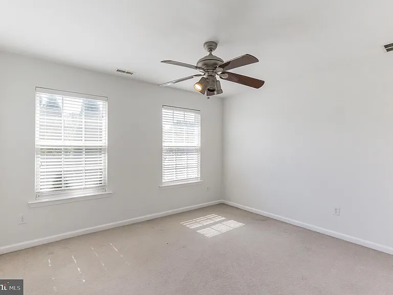 618 Sunderland Ave — Photo 17