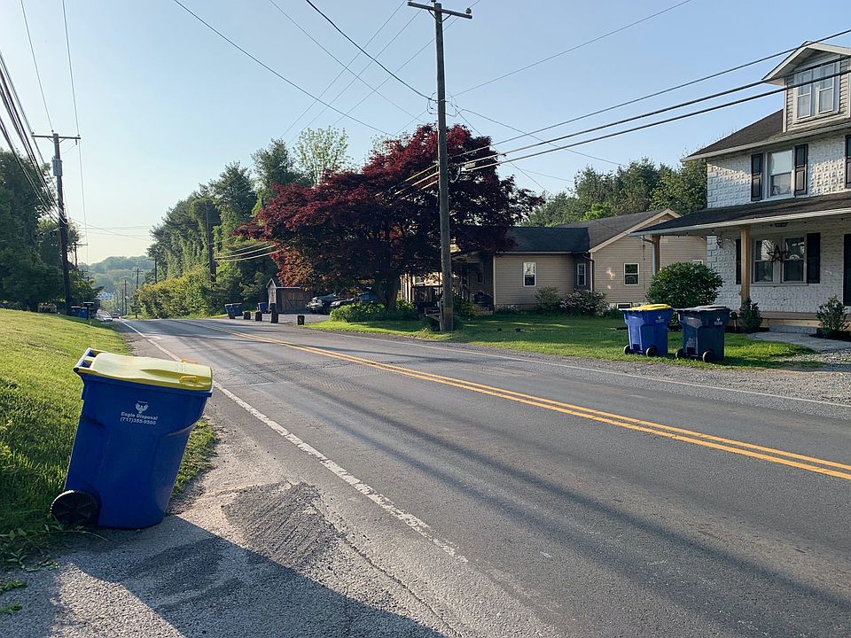 2nd image of 2085 Valley Rd